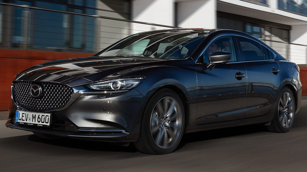 Компания Mazda внесла изменения в комплектацию седана Mazda 6