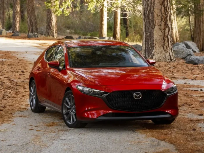В июле на рынок выходит новая Mazda 3