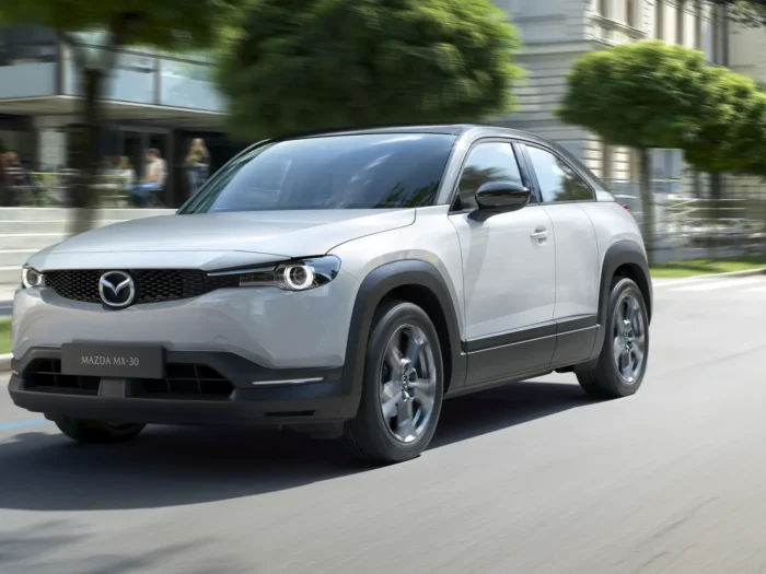 Компания Mazda презентовала первый электромобиль MX-30